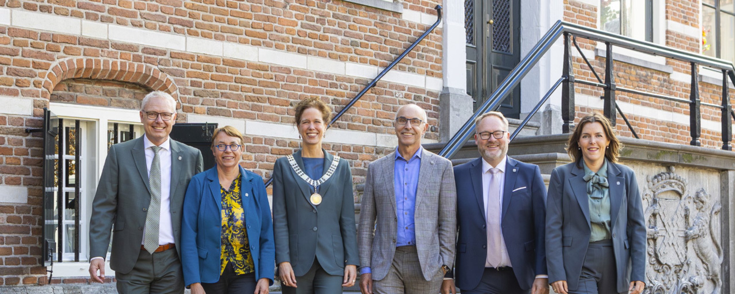 Burgemeester, wethouders en gemeentesecretaris voor het Oude Stadhuis